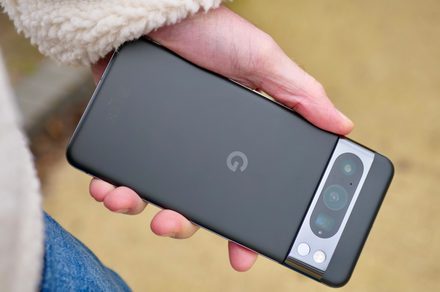 Pixel 8 Pro Wi-Fi Issues Surface Post-March Update, Users Report Overheating and Failed Fixes